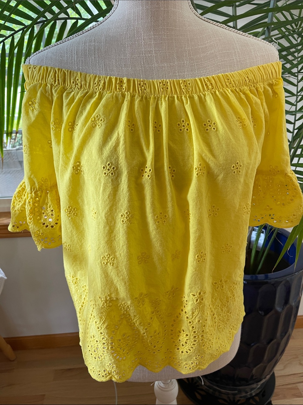 Kontrol Contemporary Yellow Off-Shoulder Top